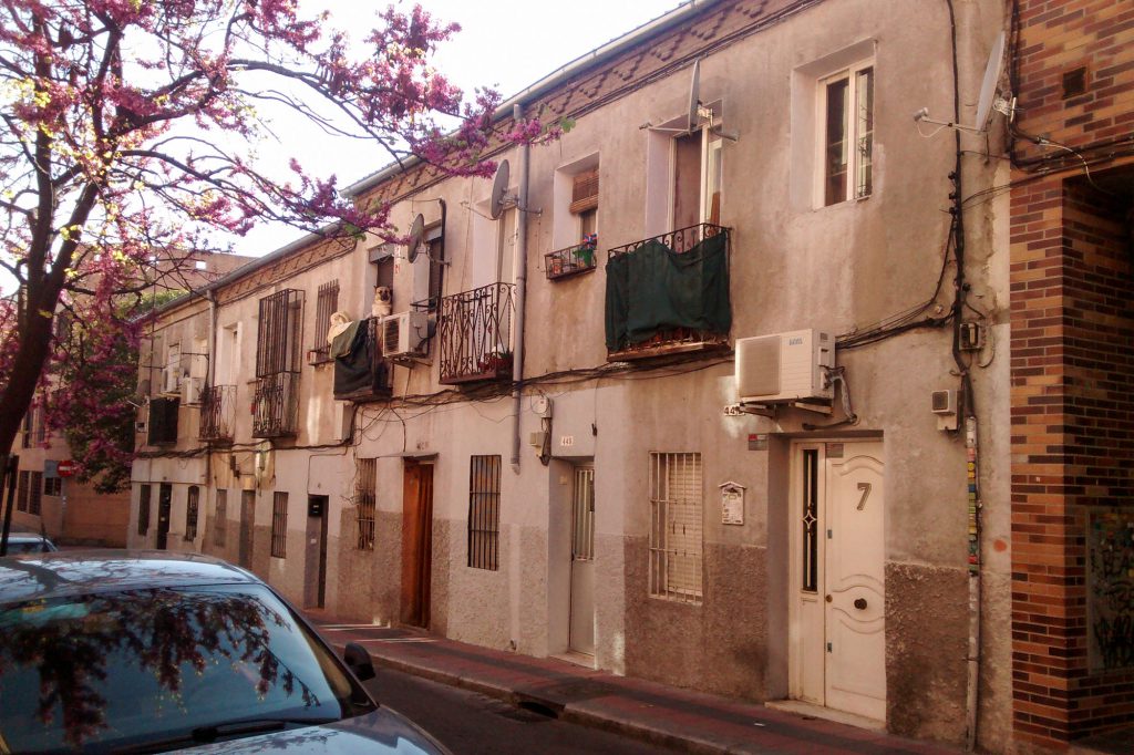 El bloque de casas de principios del siglo XX donde murió Jesús Vizoso.
