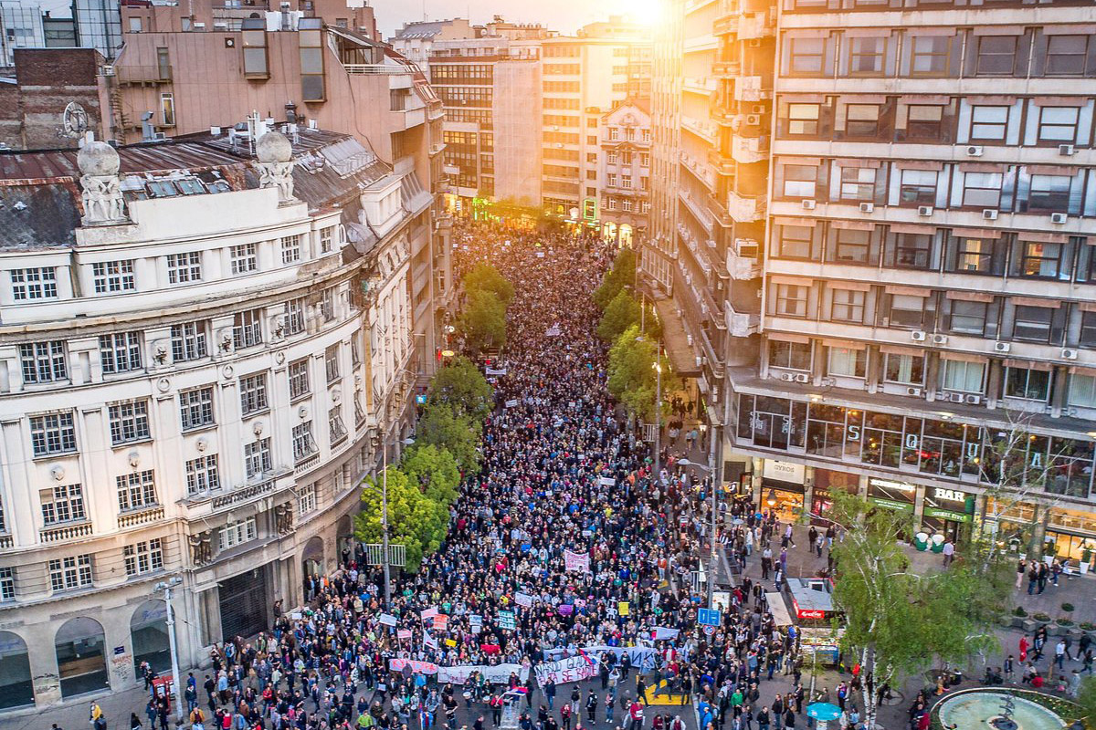 Segunda semana de lucha contra la anormalidad en Serbia