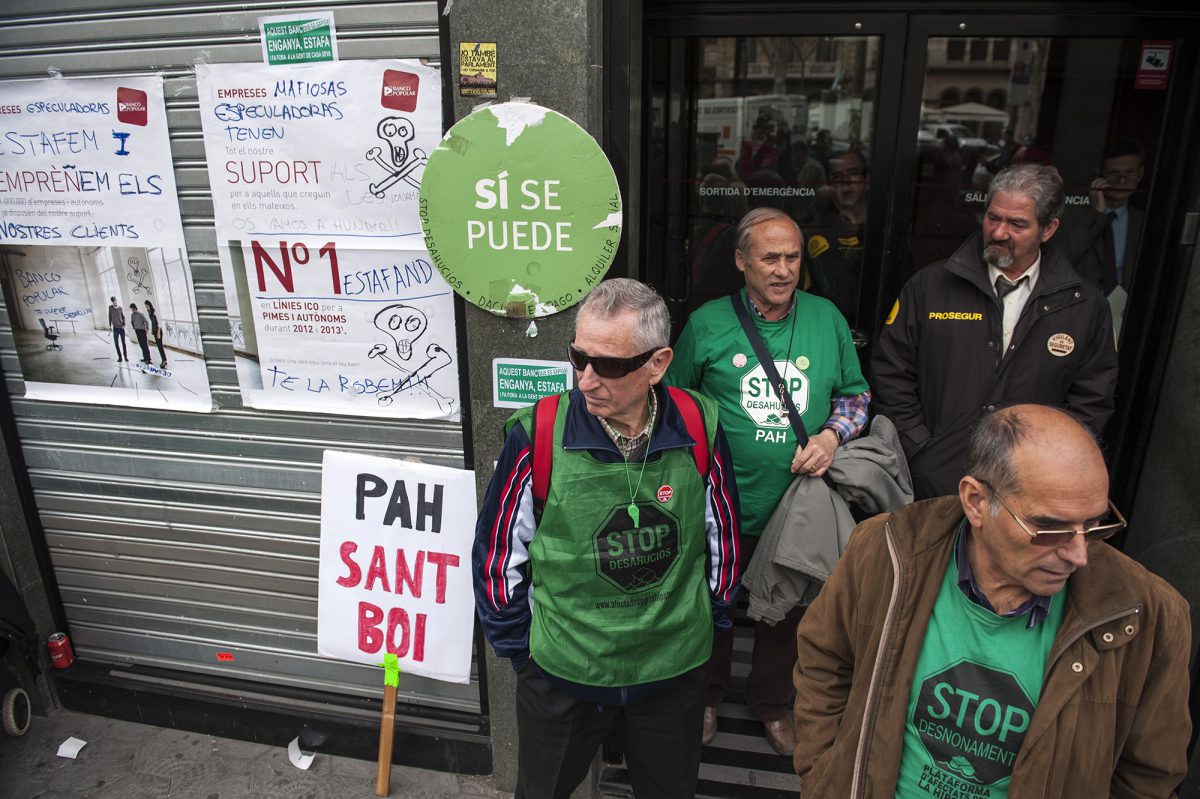 Acción de la Plataforma de Afectados por la Hipoteca en Barcelona.