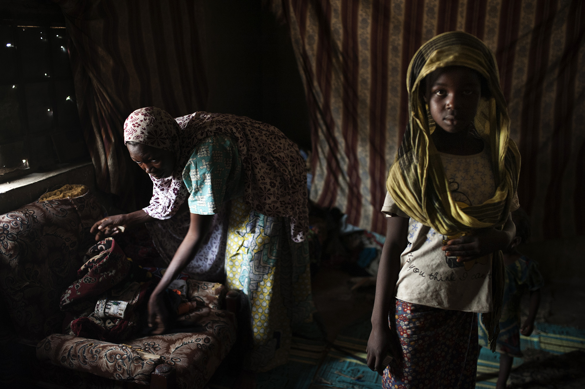 Madre e hija desplazadas a causa de Boko Haram. Foto: Judith Prat.
