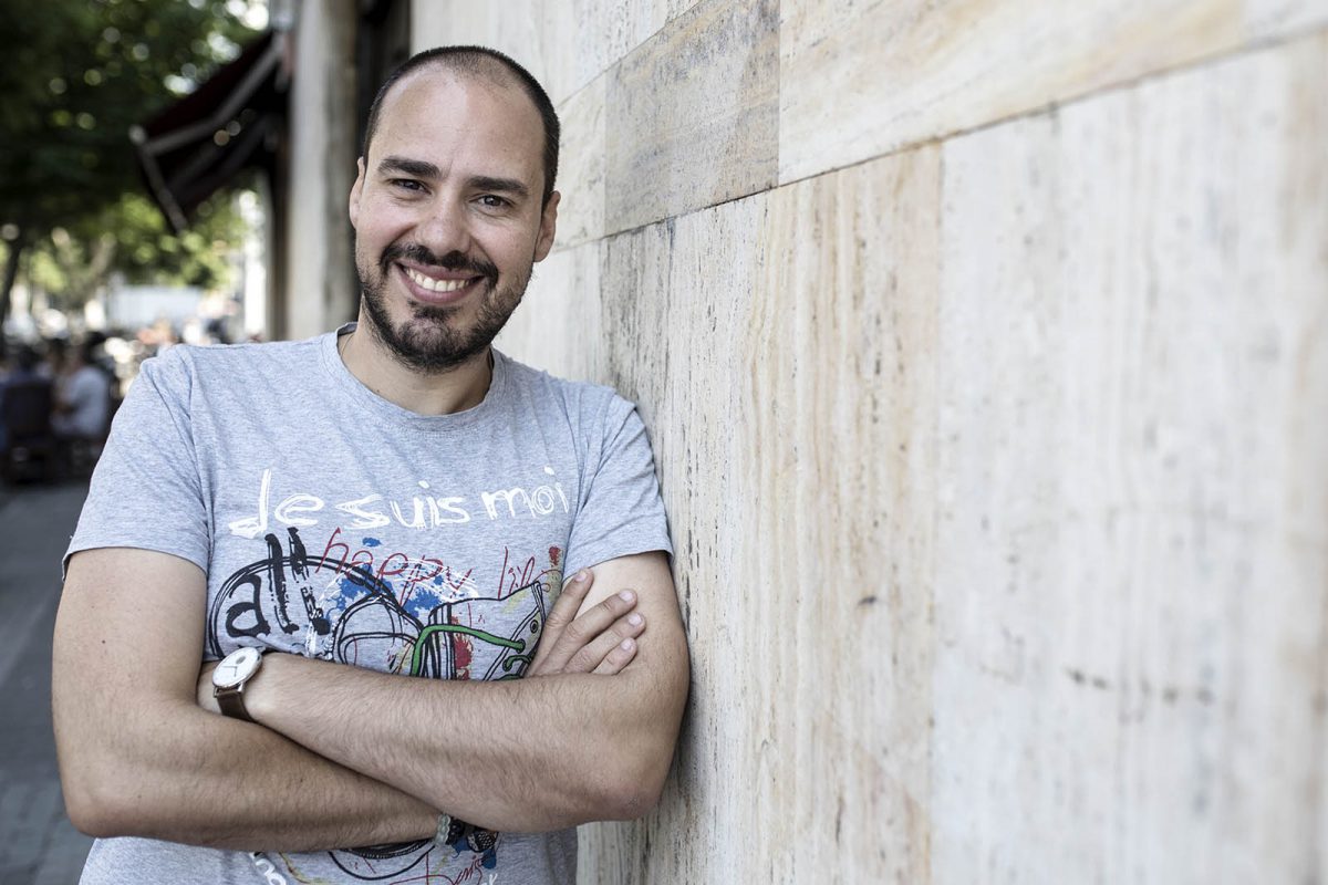 El periodista Antonio Pampliega, durante la entrevista. Foto: Víctor Serri.
