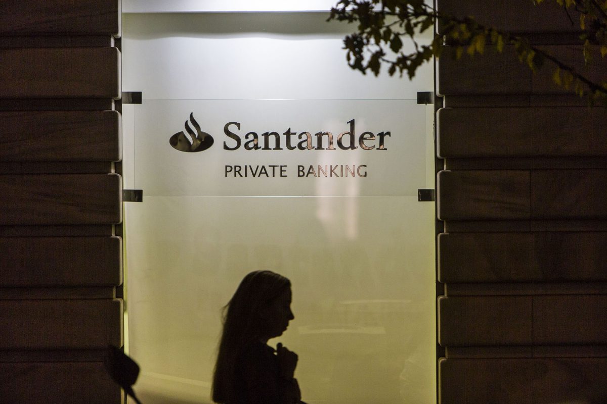 El Banco Santander y sus puertas giratorias causantes de la quiebra de Puerto Rico. Foto: David Fernández