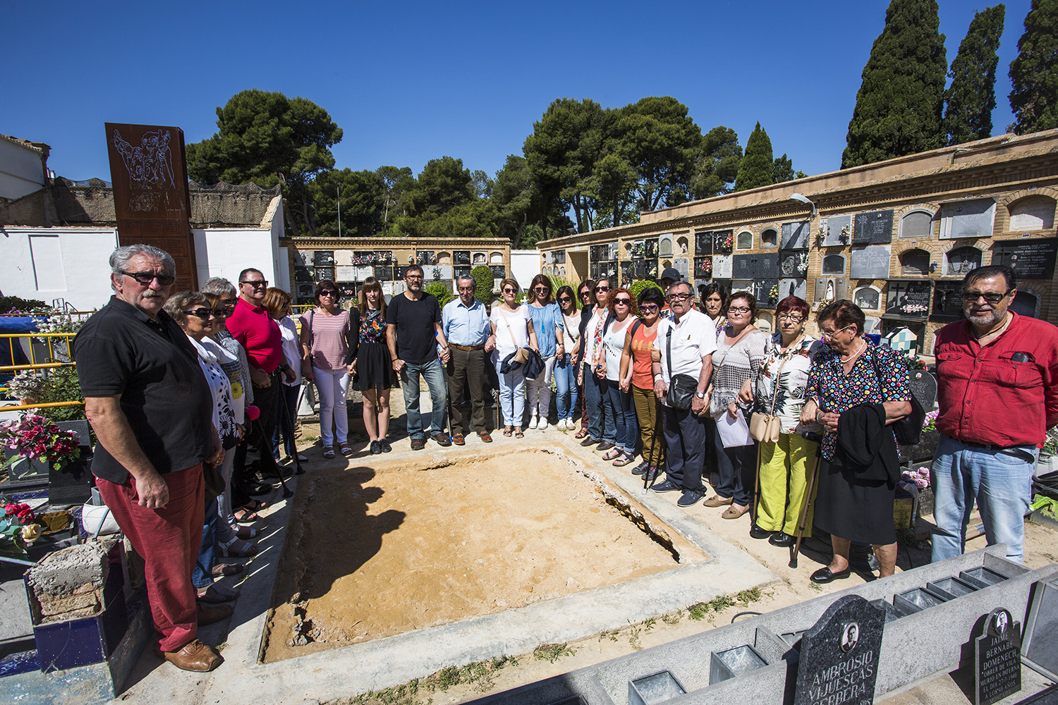2017_05_22_ grande (Fotografía Eva Máñez)                           Comienzan los trabajos de exhumación de la fosa 113 del cementerio de Paterna con la esperanza de hallar restos de 61 fusilados
