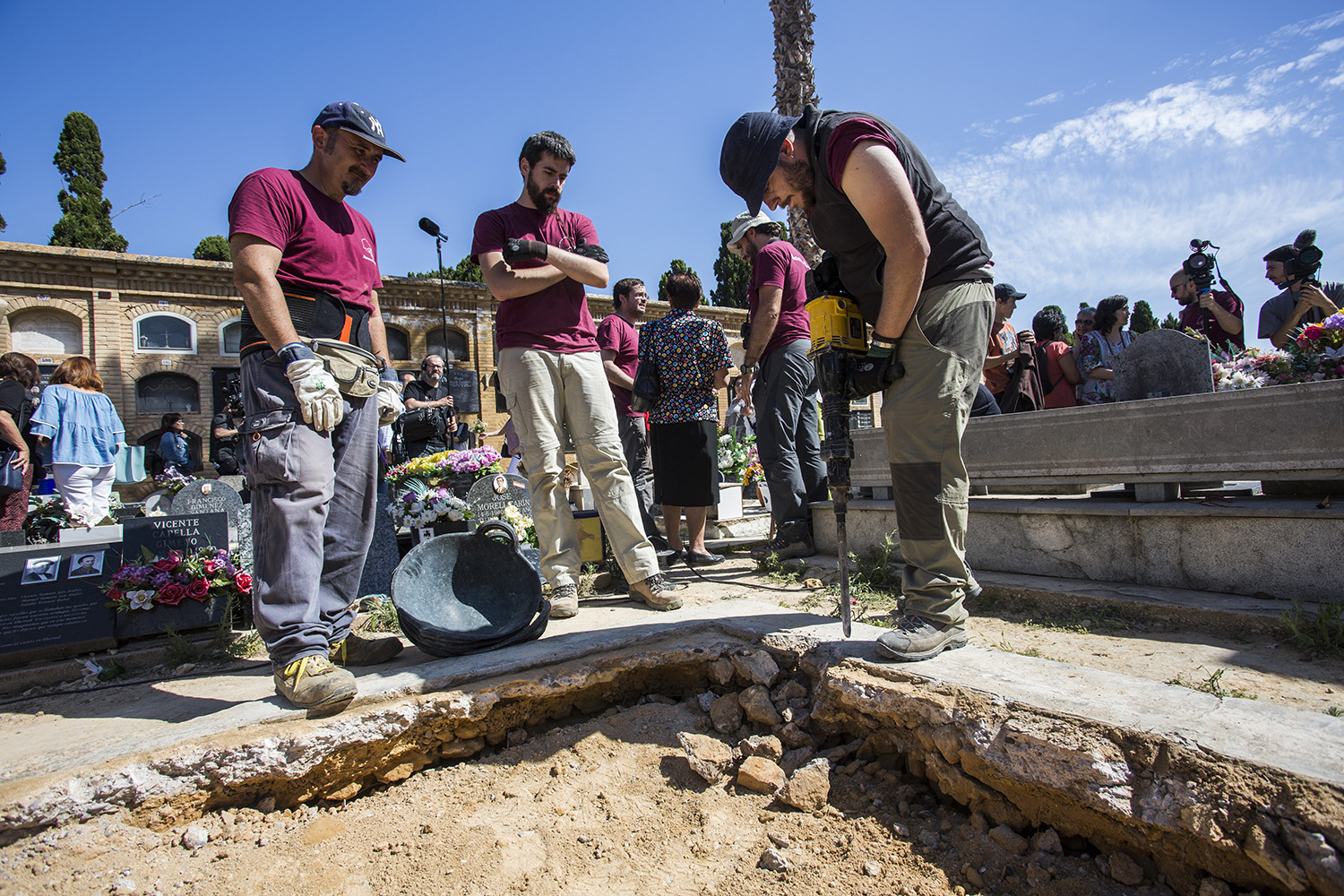 2017_05_22_ grande (Fotografía Eva Máñez)                           Comienzan los trabajos de exhumación de la fosa 113 del cementerio de Paterna con la esperanza de hallar restos de 61 fusilados