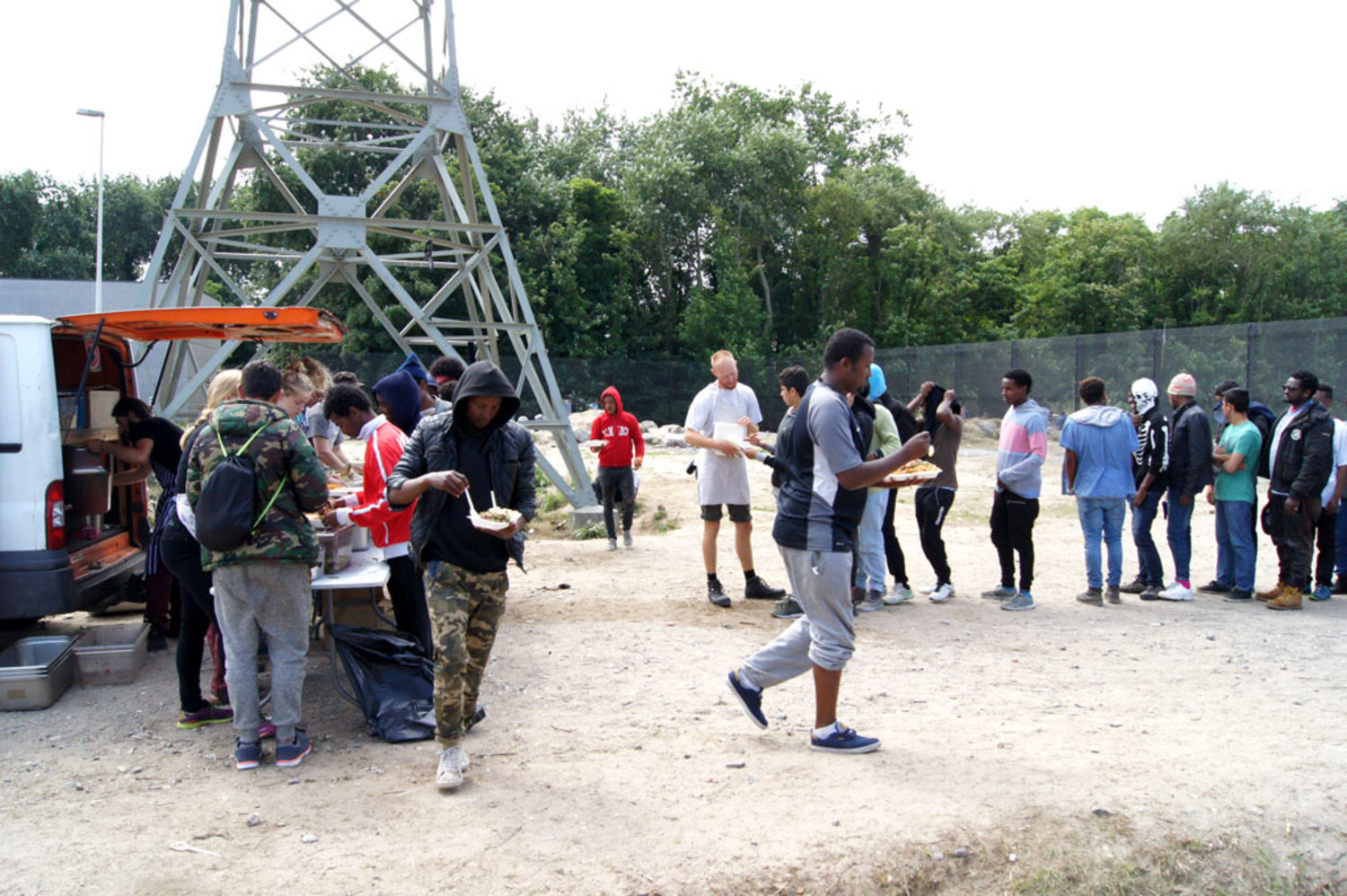 El retorno infernal de los refugiados a Calais